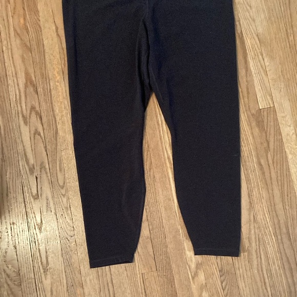 Old Navy Maternity Black Full-Length Leggings with Supportive Waistband - Picture 4 of 9